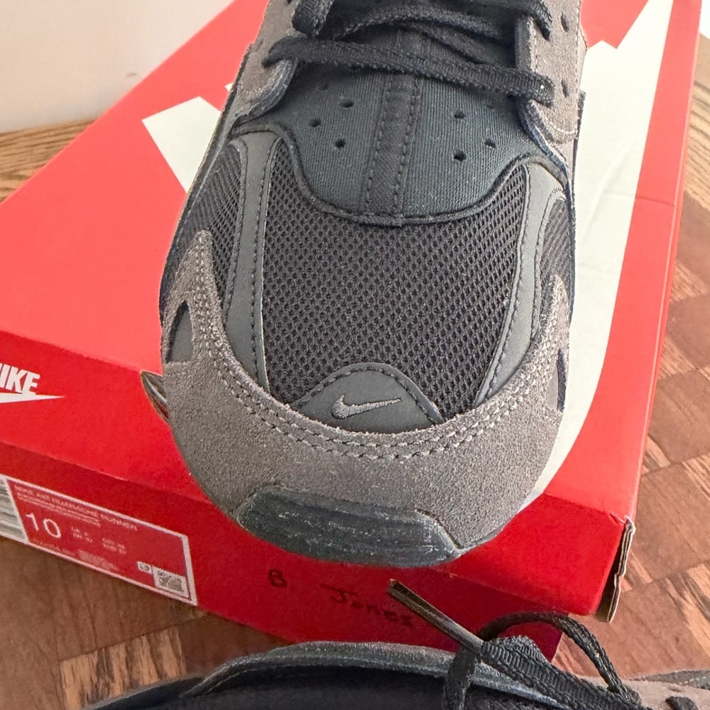 Men's Grey and Black Nike Air Huarache Runner - Picture 5 of 8
